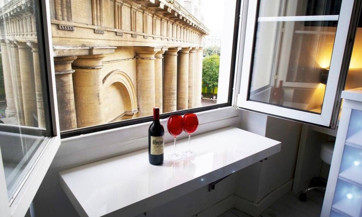 Les Halles Apartment | Super Central Paris Studio, near the Louvre