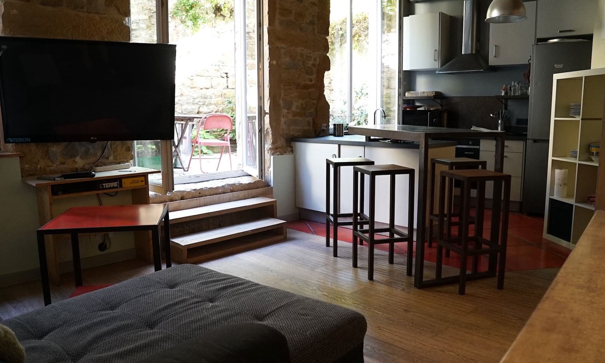 1st Arrondissement Apartment | Superbe Canut à la Croix-rousse, un Petit Coin de Verdure, une Déco Incroyable
