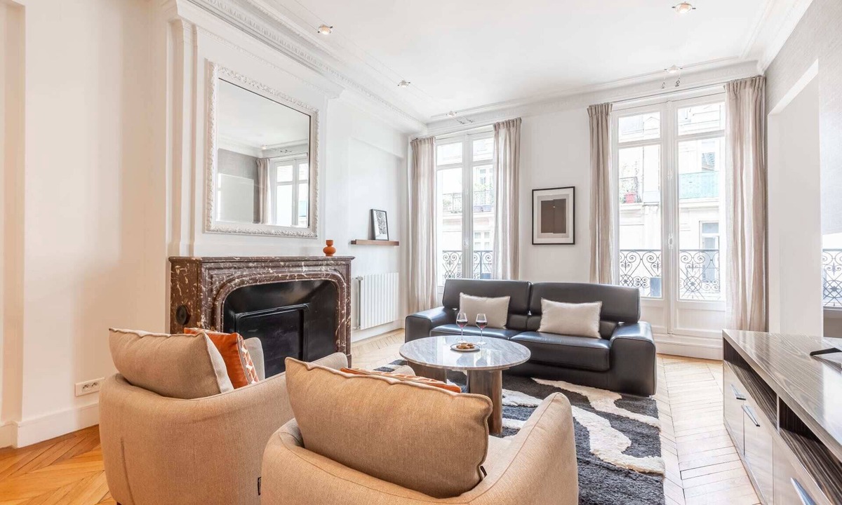Champs-Elysees Apartment | Sweett | Cerisoles G