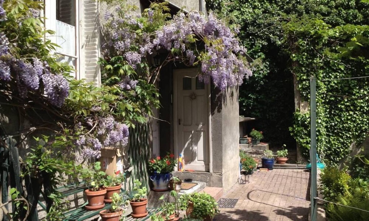 Bagneres-de-Luchon Apartment | T2 apartment in the heart of Luchon, ideal for singles or couples TARIF CURISTE