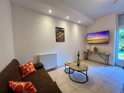 Bussiere - Cadiere Apartment | T2 Confort & Design avec Jardin - Gare d'Oullins