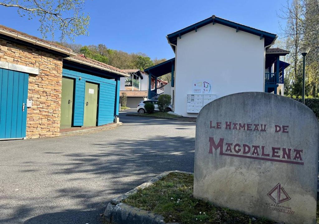 Cambo-les-Bains Apartment | T2 confortable à Cambo avec piscine et parking - FR-1-495-82