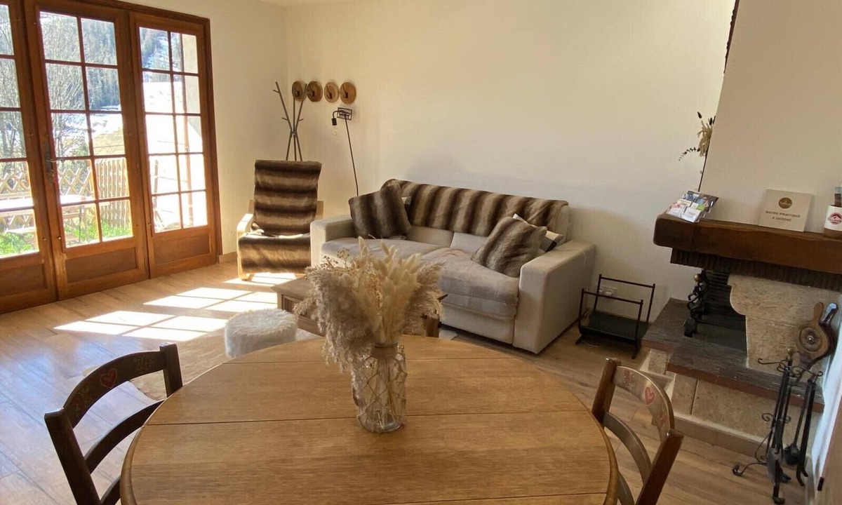 Beuil Apartment | T2 cosy avec cheminée et terrasse - 5 min Valberg