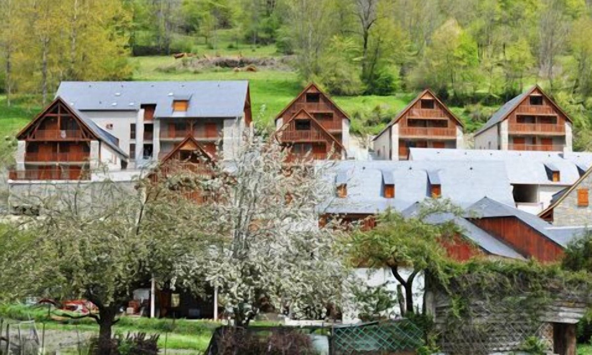 Peyragudes Apartment | T2 Loudenvielle BALNEA Near Peyragudes and Val Louron sleeps 6.