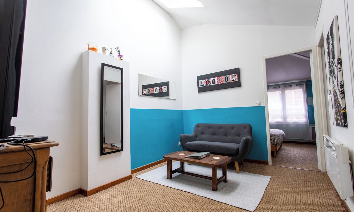 Patte d'Oie Apartment | 🔥 T2 Toulouse Centre St Cyprien Queen Size bed, air conditioning, terrace, quiet, comfort