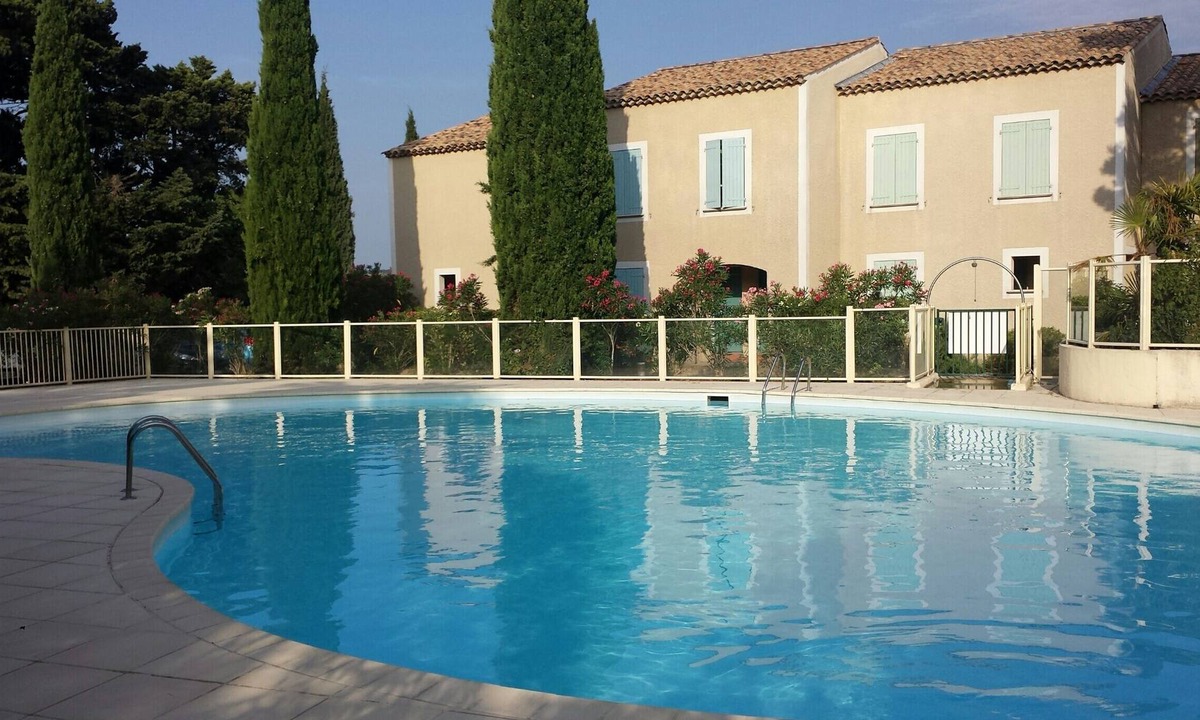 Sainte-Cecile-les-Vignes Villa | T3 luxury residence with swimming pool in the heart of the vineyards