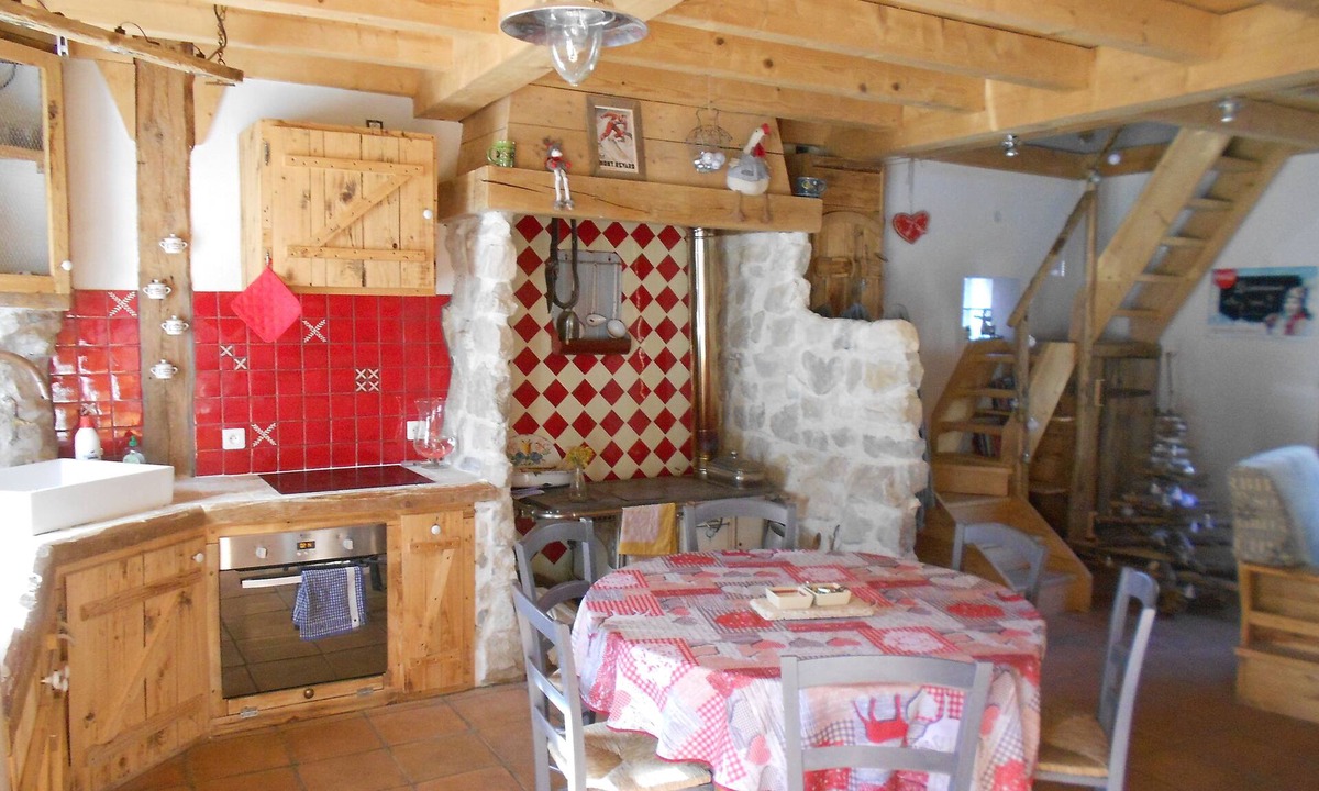 Le Noyer Ski Chalet | The charm of the rustic