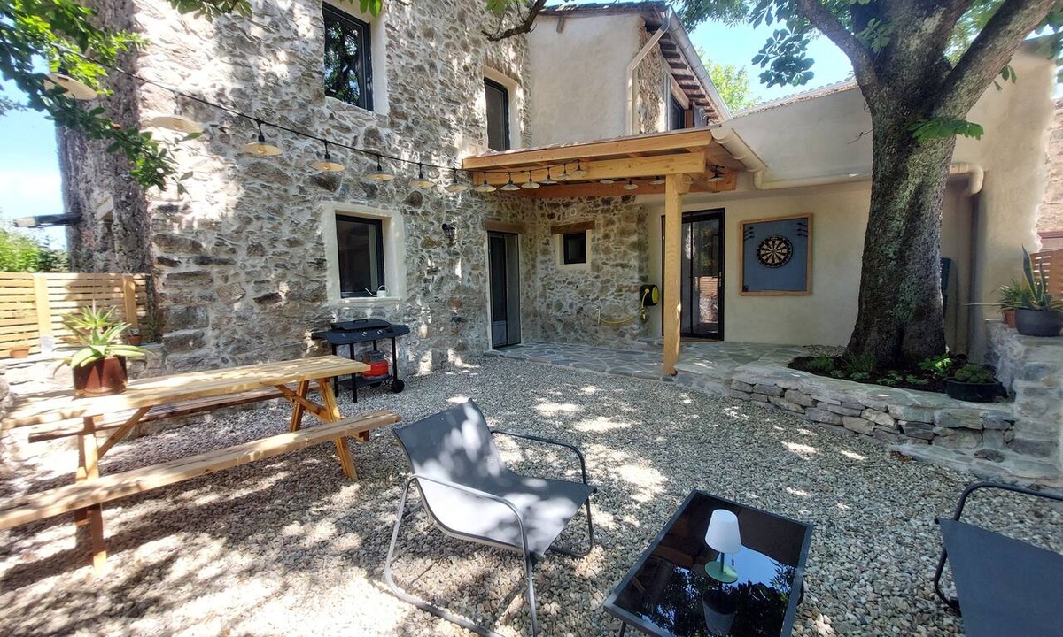 Saint-Bresson House | The Chestnut Tree Cottage (2 to 4 people)