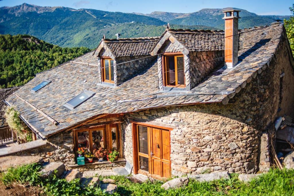 Ascou House | The Dragon Barn - Grenier
