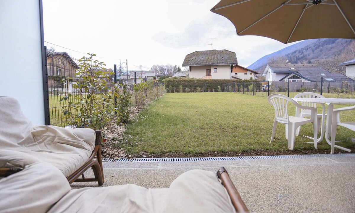 Cessenaz Apartment | The Garden of Boubioz