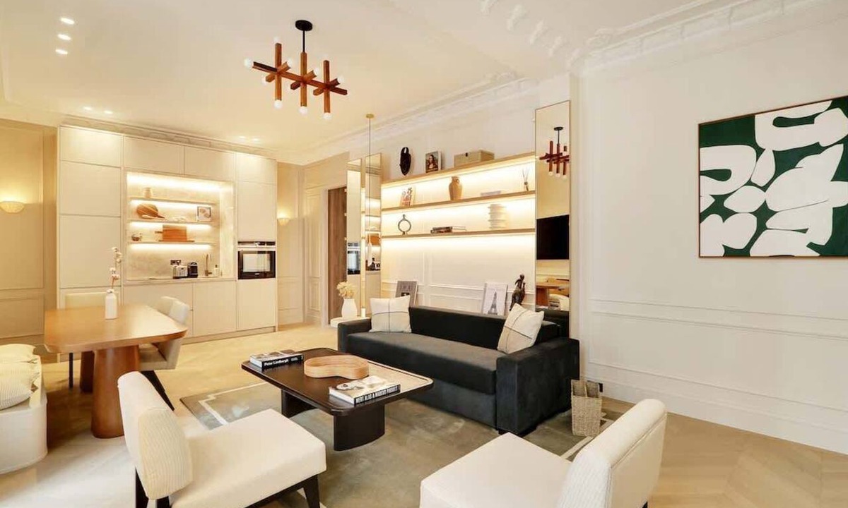 Les Halles Apartment | The Lander - Serviced 3BR/3BA - Louvre Rivoli I