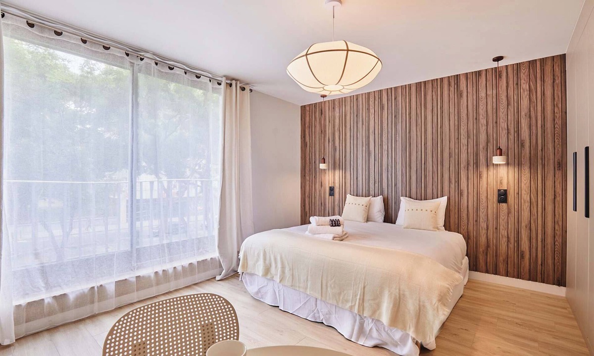 Quartier de la Roquette Apartment | THE Parisian Suite/Center of Paris