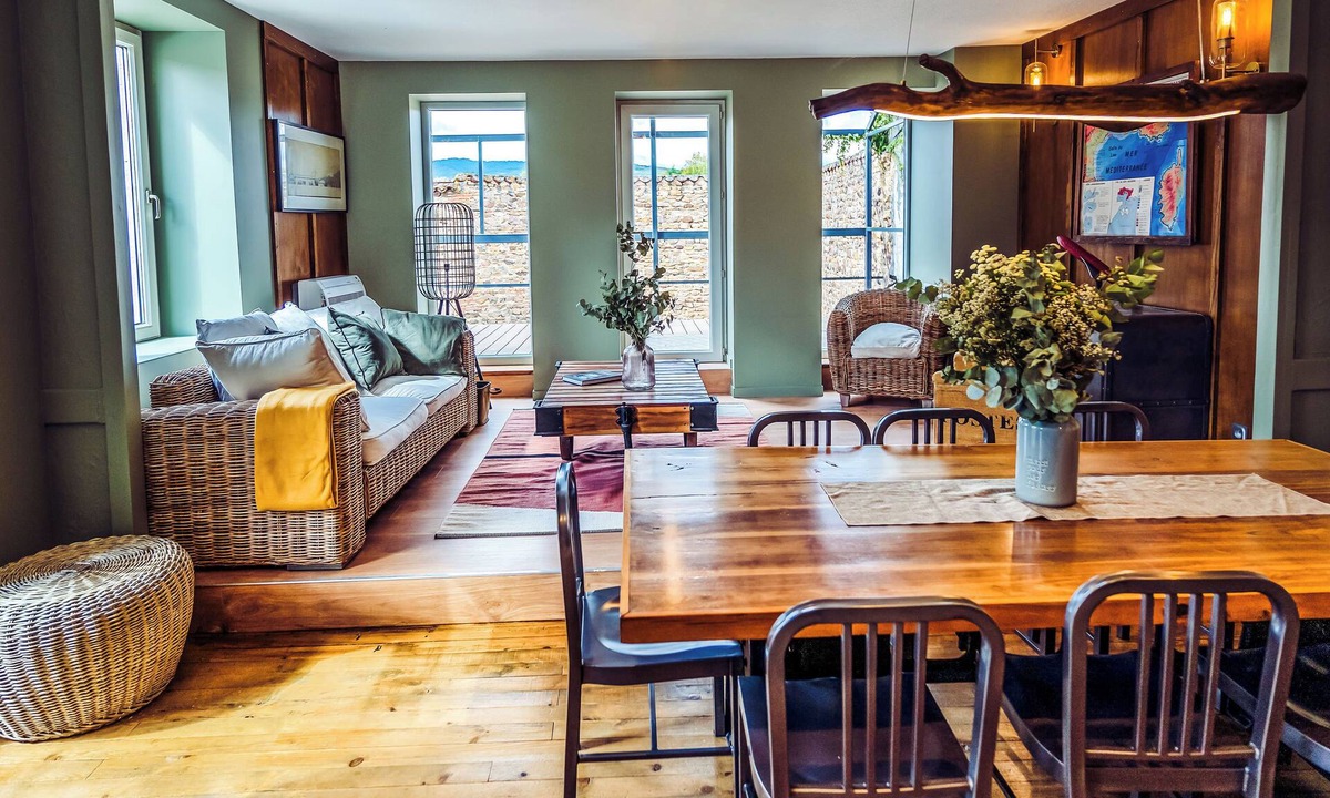 Blace Apartment | The Stage Manager's House