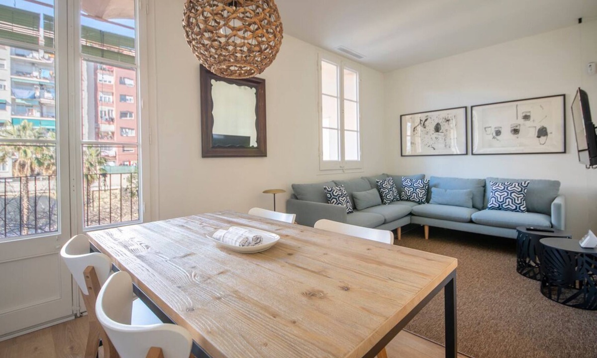 Esquerra de l'Eixample Apartment | Three bedroom new apartment in Diputació