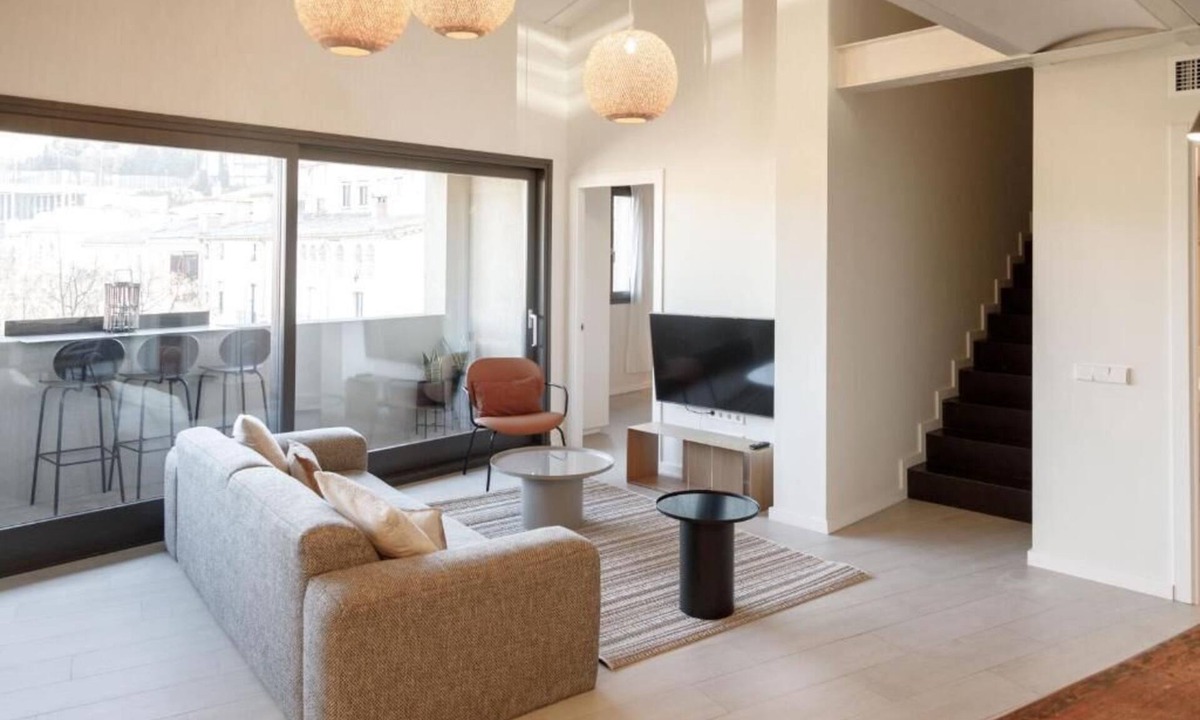 Barri Vell Apartment | Three-Bedroom Penthouse Apartment with private terrace