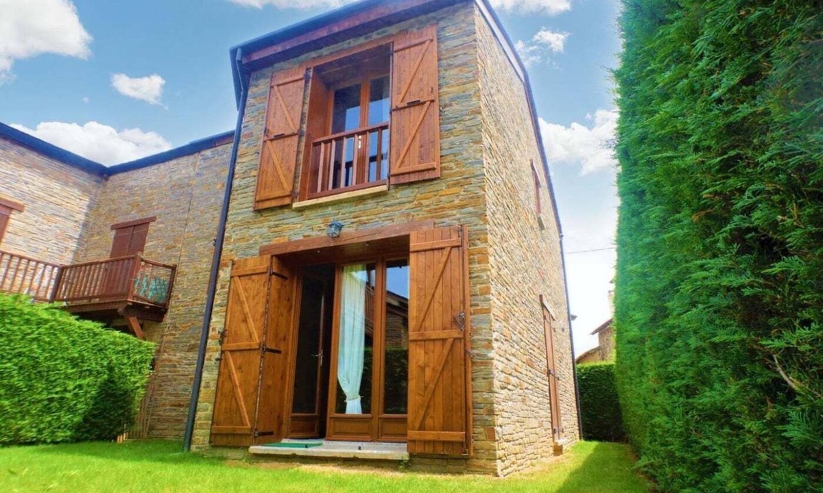 Estavar House | Townhouse 3 rooms Fireplace, Garden, BBQ, Views next to Llívia