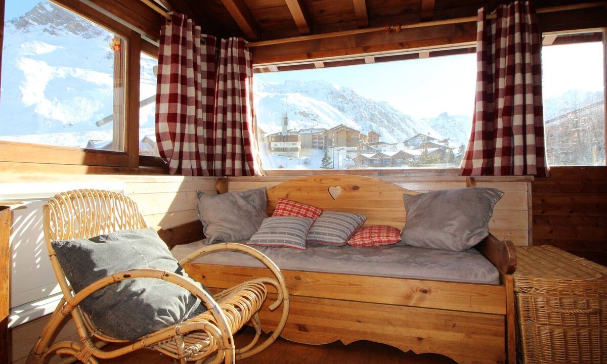 Les Almes Ski Chalet | Traditional Chalet in Tignes - 3 rooms, 6 people, WiFi included