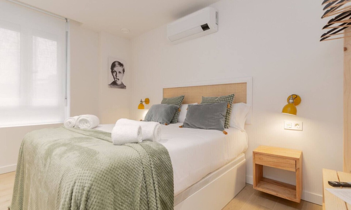Old Town Apartment | Txapitela Rooms - Perfect for 3