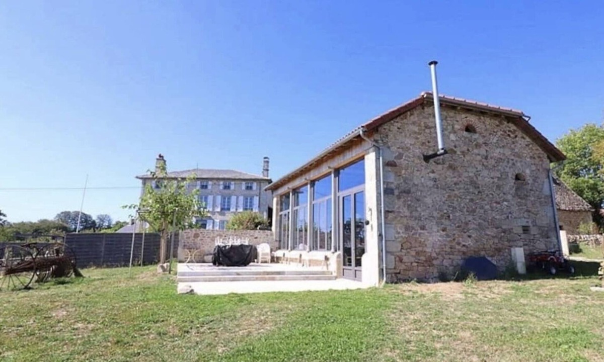 Glenat House | Unusual dwelling (former pigsty) - ALL IN