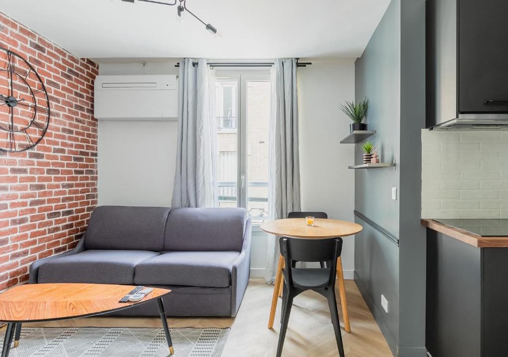 Parc-de-Montsouris Apartment | unwind in timeless comfort