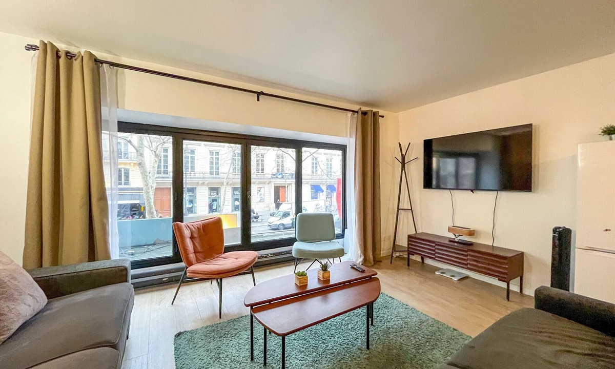 Vivienne Apartment | Urban Flat 194 - Spacious 3 Bedroom Montmartre