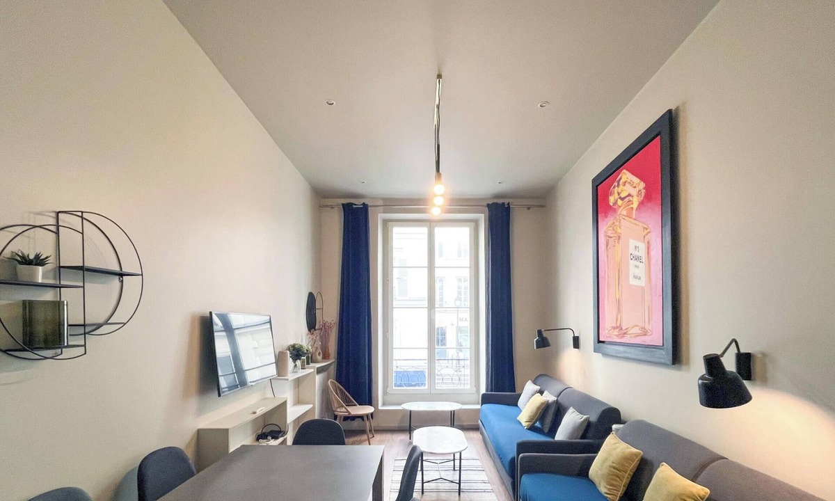 Strasbourg -Saint-Denis Apartment | Urban Flat 94 - Sublime 4BDR Flat Coco Chanel