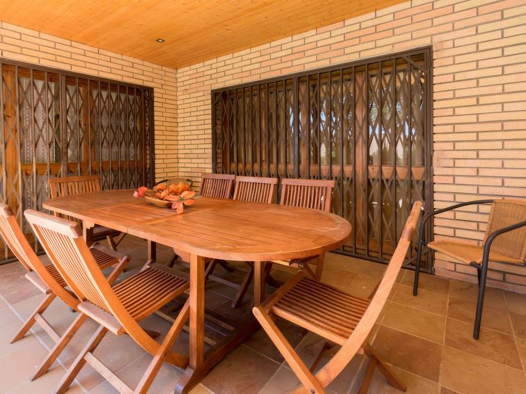 Sant Andreu de Llavaneres House | Vacation home Avinguda dels Garrofers in Sant Andreu de Llavaneres - 9 persons, 5 bedrooms