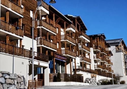 Valberg Apartment | VALBERG, 2 pièces, hypercentre, belle vue plein sud