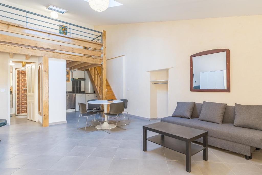 Charleval Apartment | Vaste appart de 50 m2- 2 pièces -n3