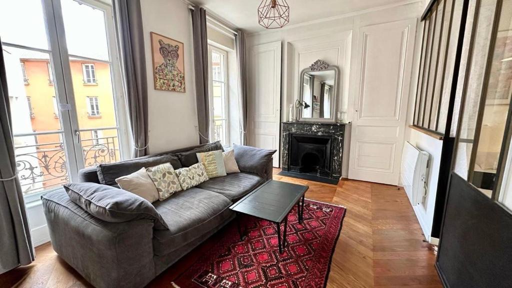 Voltaire - Saint Amour Apartment | Vaudrey - 1 Bedroom - Bourse du Travail