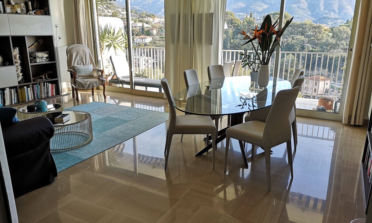 Roquebrune-Cap-Martin Apartment | Very large two-room apartment with beautiful sea and mountain views