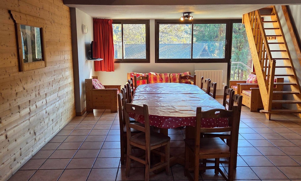 Bourg-Saint-Maurice Apartment | Very large apartment for 18 people with mountain view