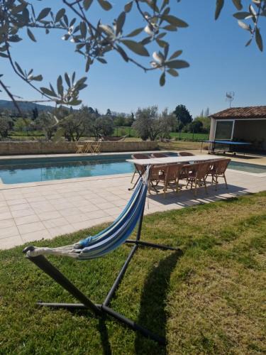 Charleval Villa | Villa à charleval en campagne avec piscine 14 couchages