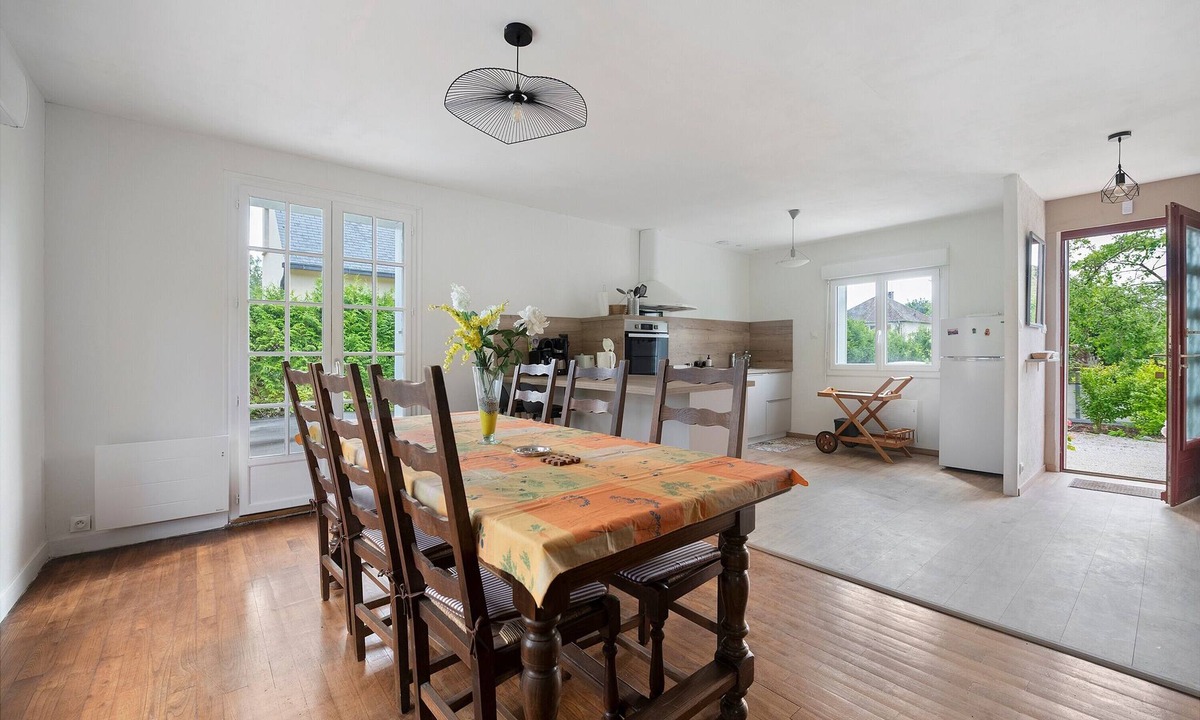 Saint-Jean-le-Thomas Villa | Villa 'Anita' with Private Terrace, Wi-Fi and Air Conditioning
