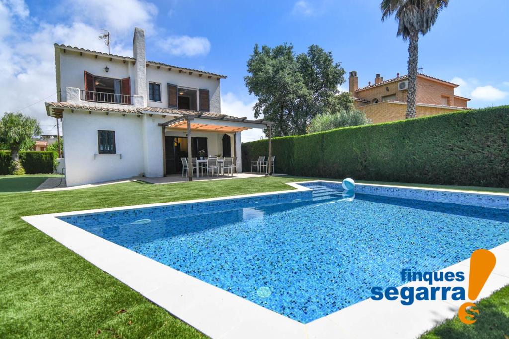 Roda de Bara Villa | Villa Antonio