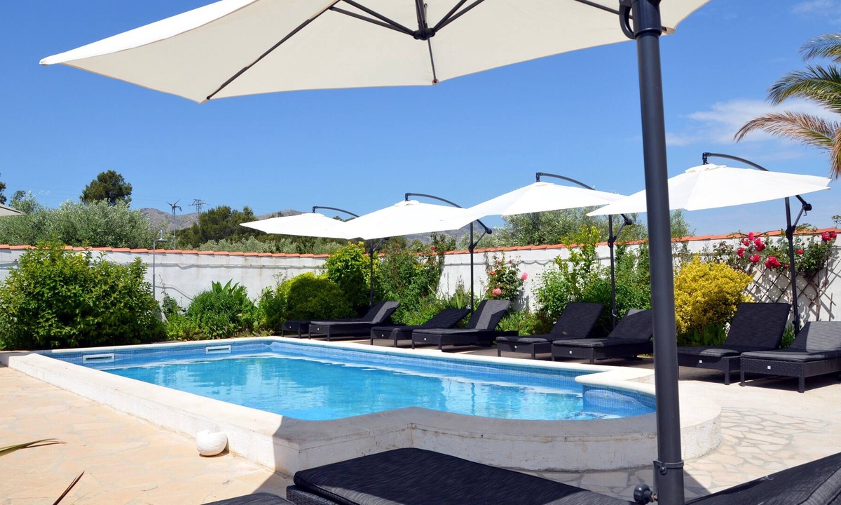 El Perello Villa | Villa Carpe Diem with six suites, private pool and landscaped garden.