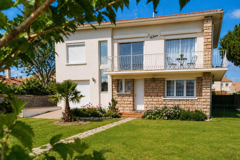 Le Grau-dʼAgde House | Villa climatisée, proche mer, 2 grands appartements indépendants, parking,