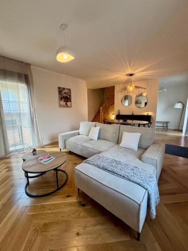 Brive-la-Gaillarde House | Villa Desbrulys - Maison de ville pour 6 personnes - Terrasse - Climatisée