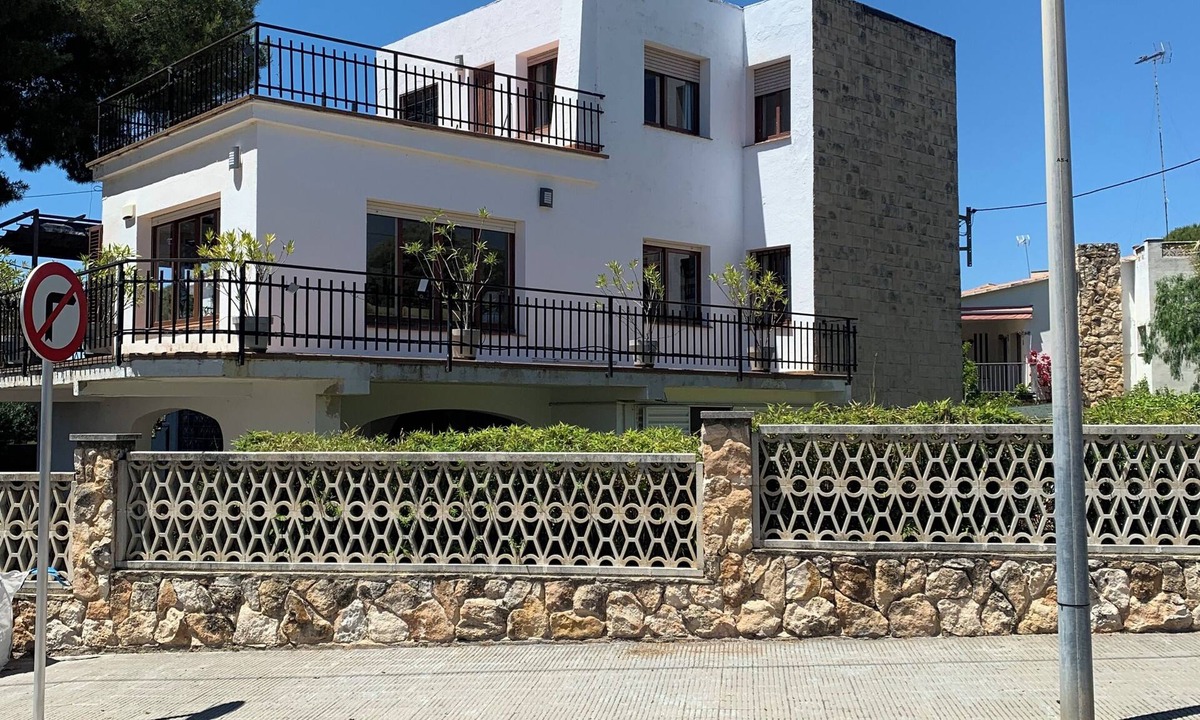 Torredembarra Villa | Villa Els Pins de la Galera, 12 people, near the beach