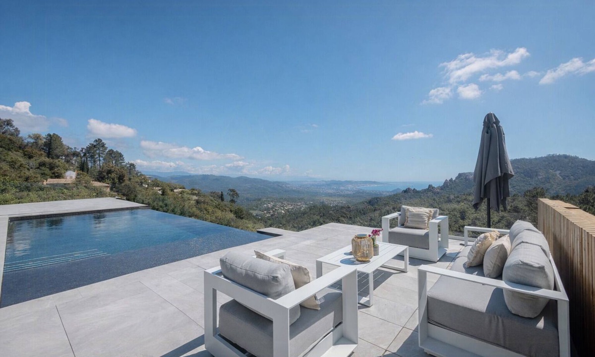 Saint-Raphael House | Villa facing Cannes bay and the Estérel