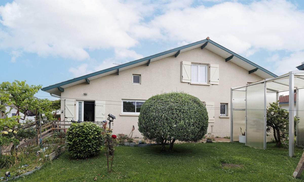 Saint-Vincent-de-Tyrosse House | Villa Beaux Dimanches with Air Conditioning