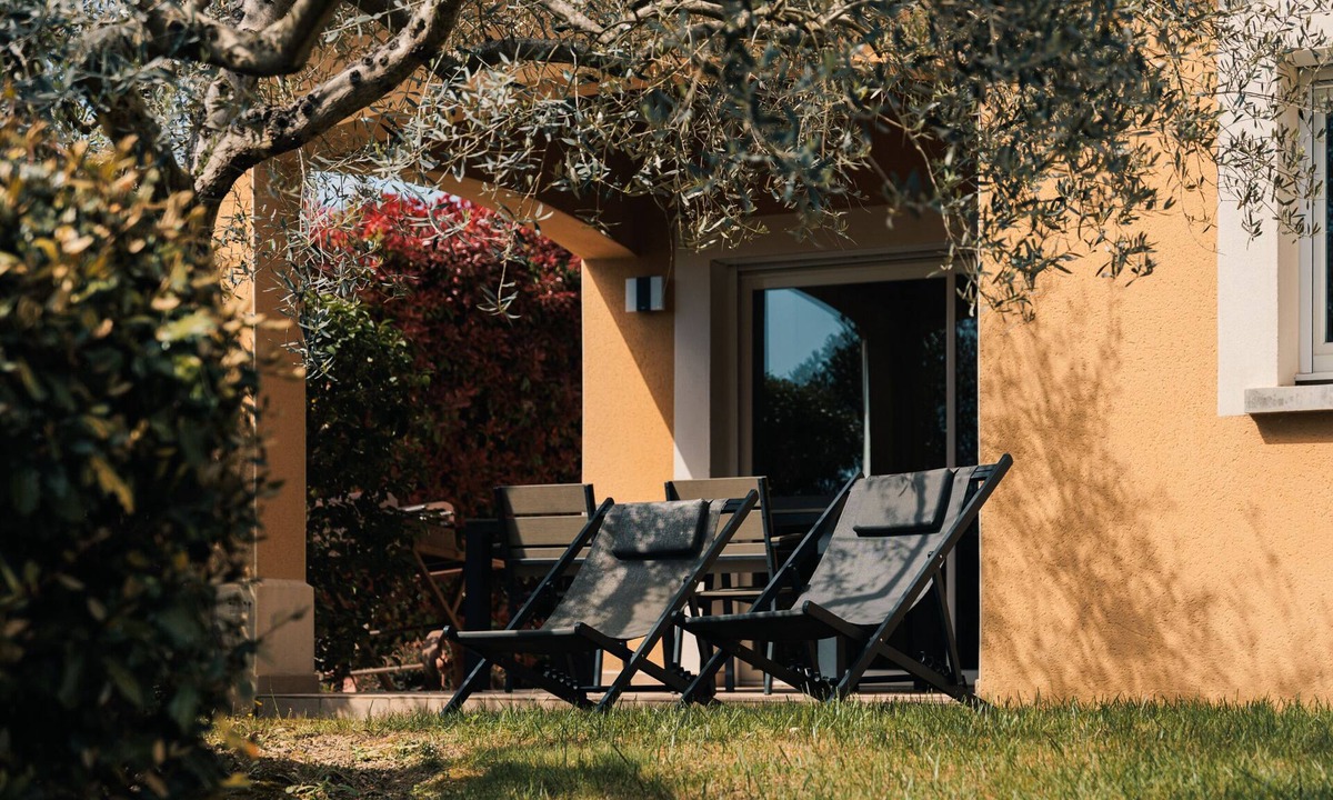 Saint-Maurice-dʼArdeche Villa | Villa Grenache - private terrace and garden