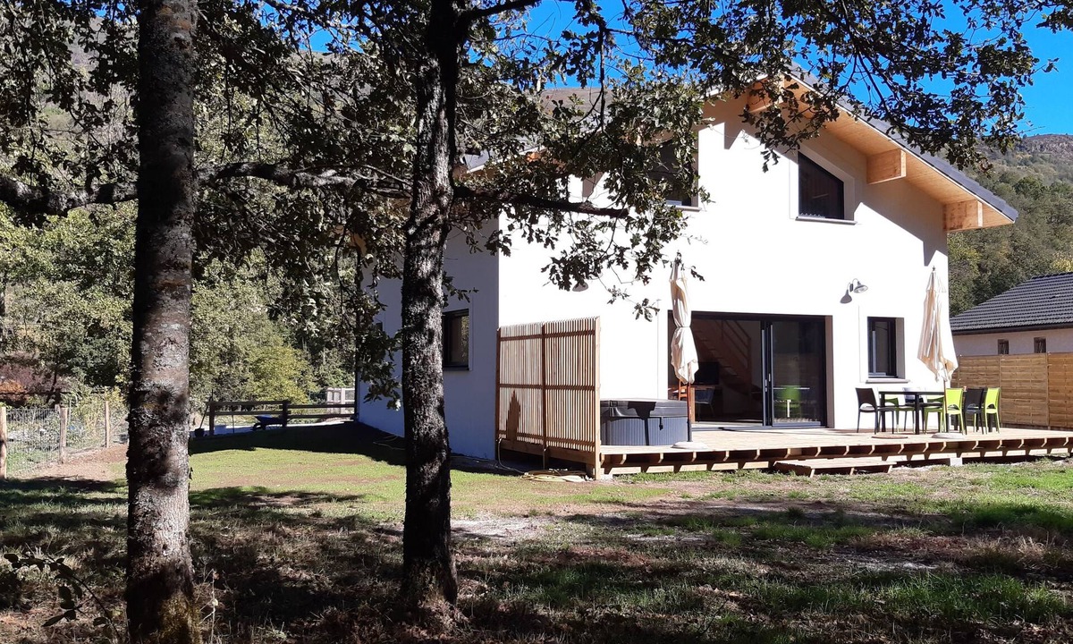 Perles-et-Castelet House | Villa in the heart of the Ax valleys with jacuzzi