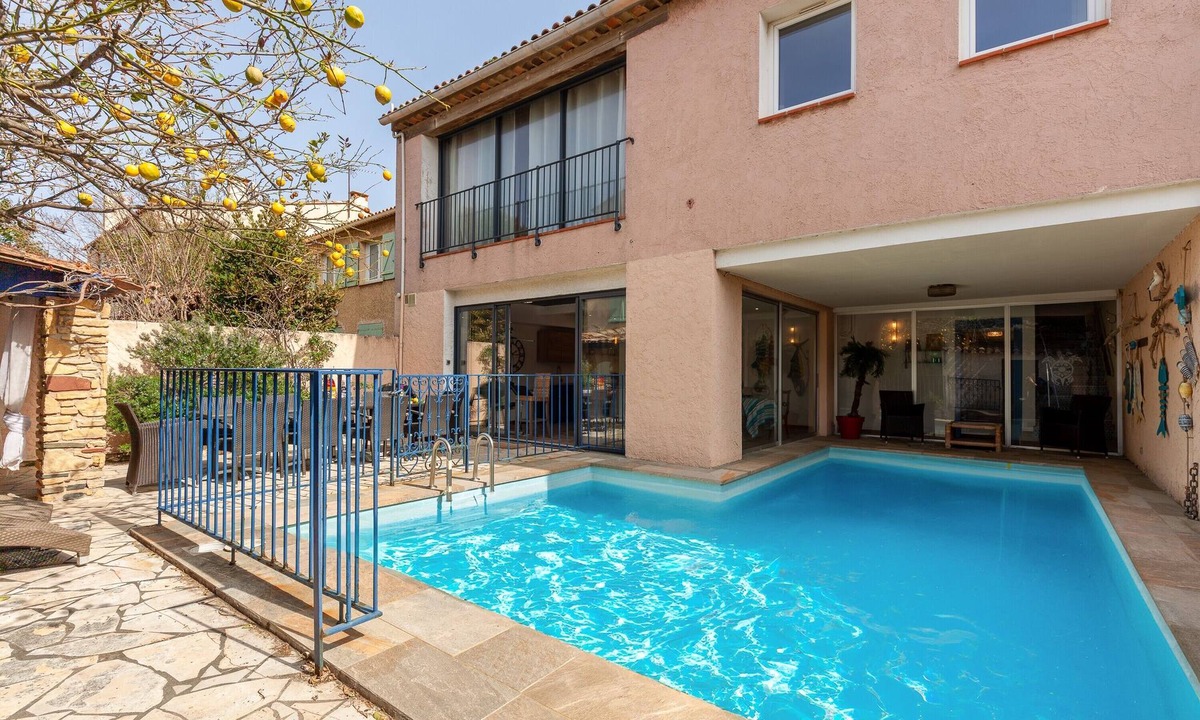 Le Brusc House | Villa 'L'acanthe' with Private Pool, Private Terrace, and Wi-Fi