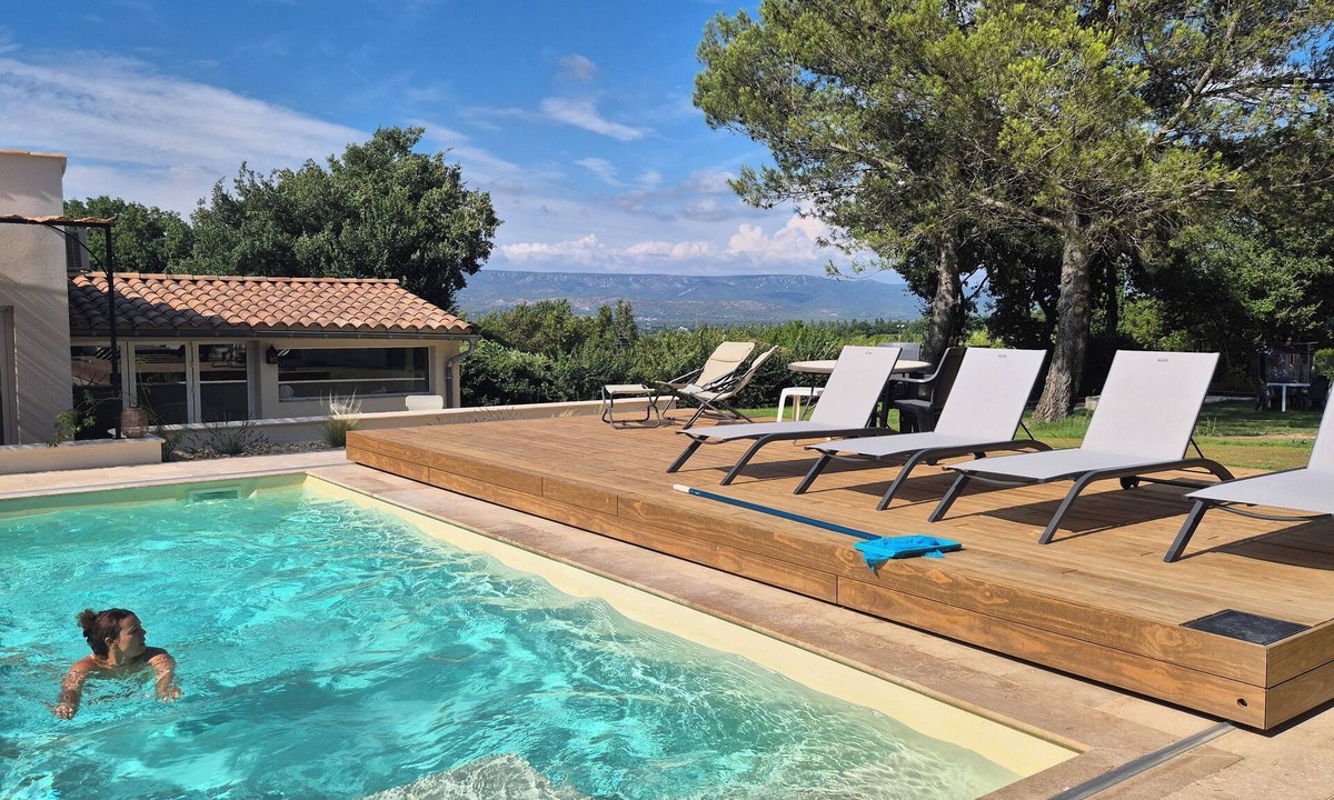 Alleins House | Villa L'Estef: A Relaxing Summer with a Pool—Beautiful Views, Relaxation, and Fun, Right in the Heart of the Village!