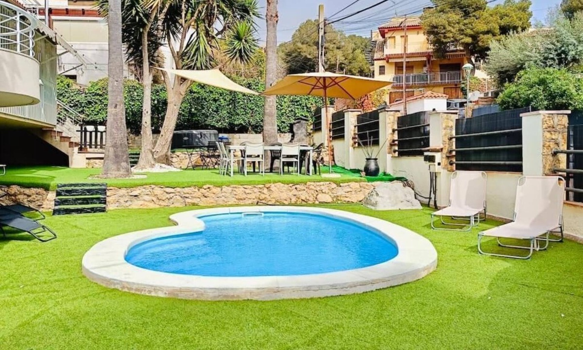 Tamarit Ski Chalet | Villa La Mora Pool Oasis near wild beaches