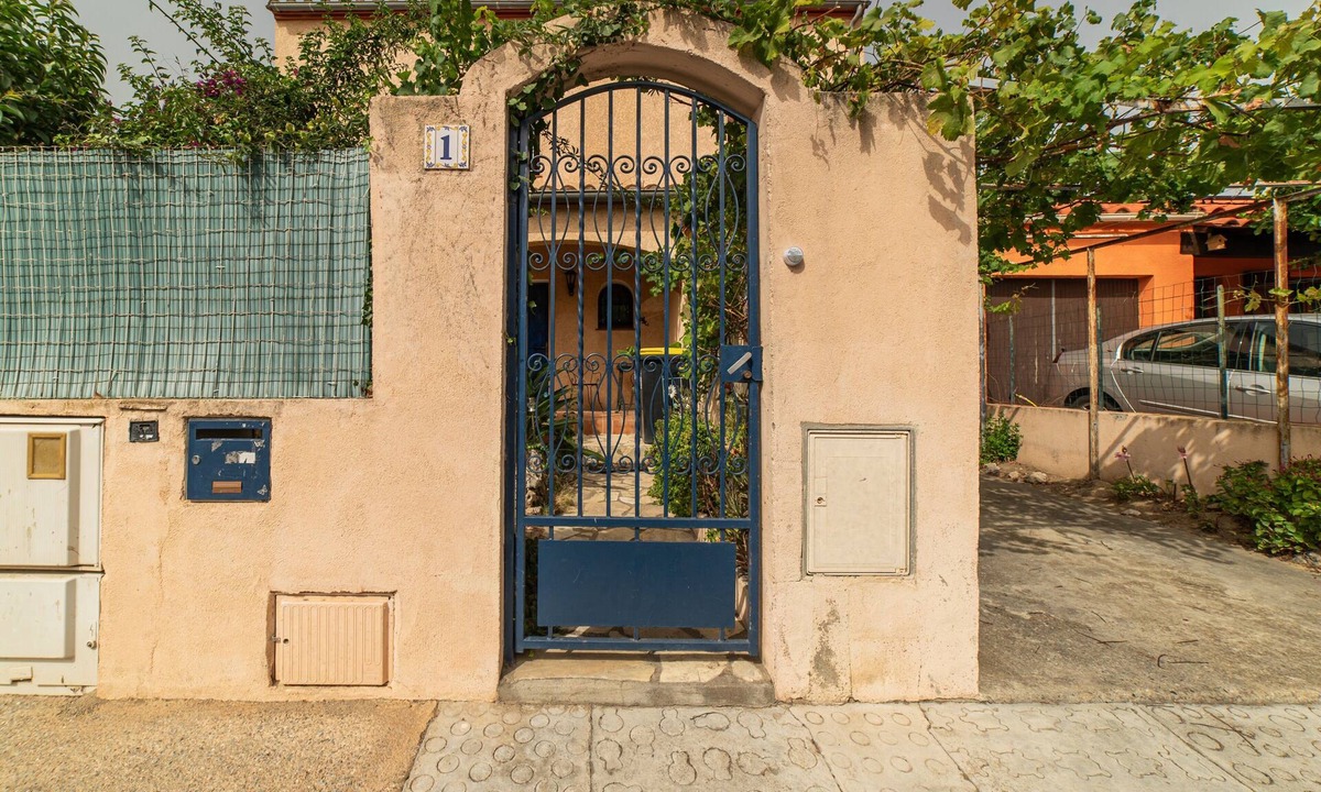 Rivesaltes House | "Villa Marie Carmen" Vacation Home with Shared Garden, Wi-Fi, and Air Conditioning