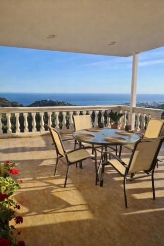 Santa Susanna Villa | Villa Vista Alegría