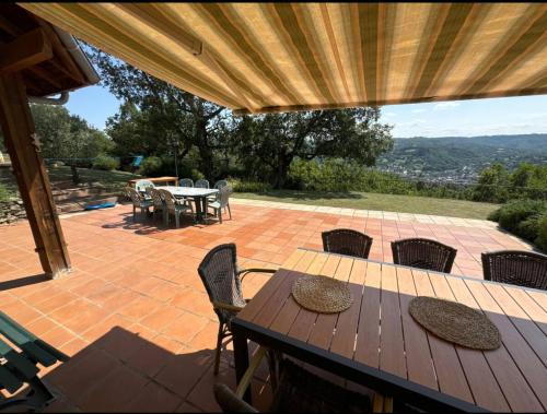 Espalion Villa | Villa vue panoramique, 6 chambres, climatisation, piscine chauffée