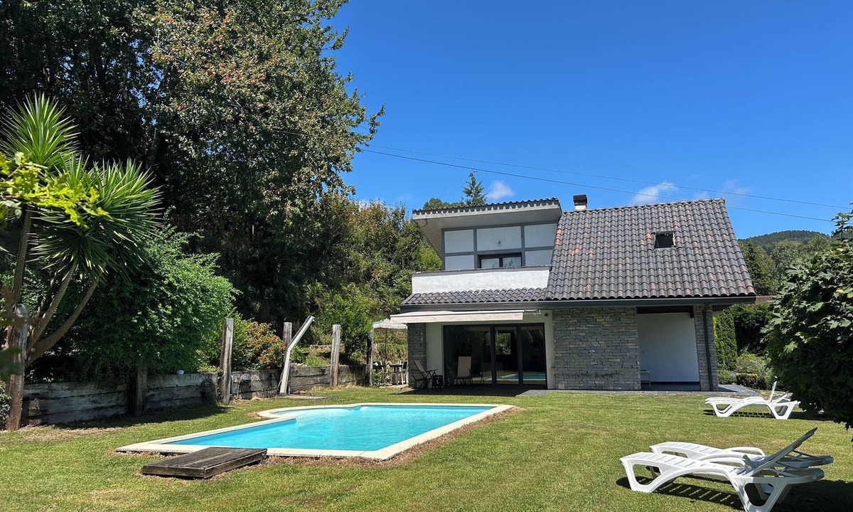 Arrieta House | VILLA WITH POOL IN A BASQUE VILLAGE BETWEEN BILBAO AND THE URDAIBAI BEACHES